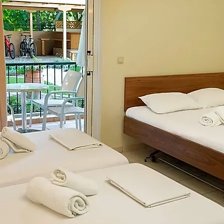 Konstantinos & I Aparthotel